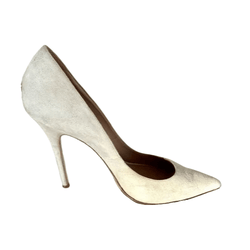 Gorgeous suede pumps